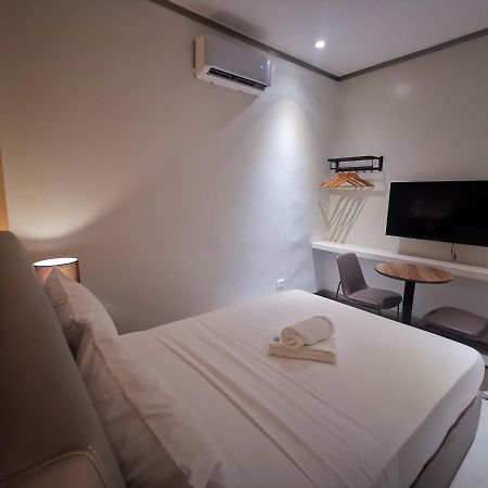 Yes Hotel Imus Cavite Kültér fotó