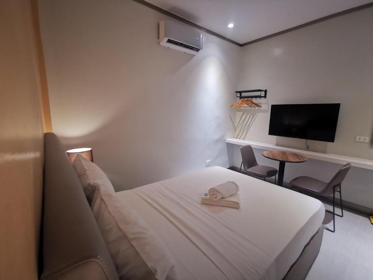 Yes Hotel Imus Cavite Kültér fotó
