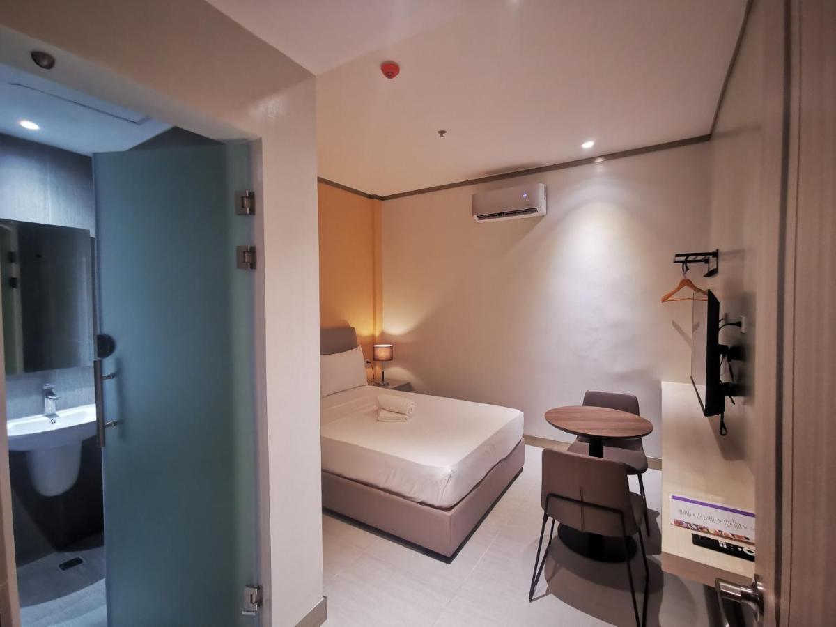 Yes Hotel Imus Cavite Kültér fotó