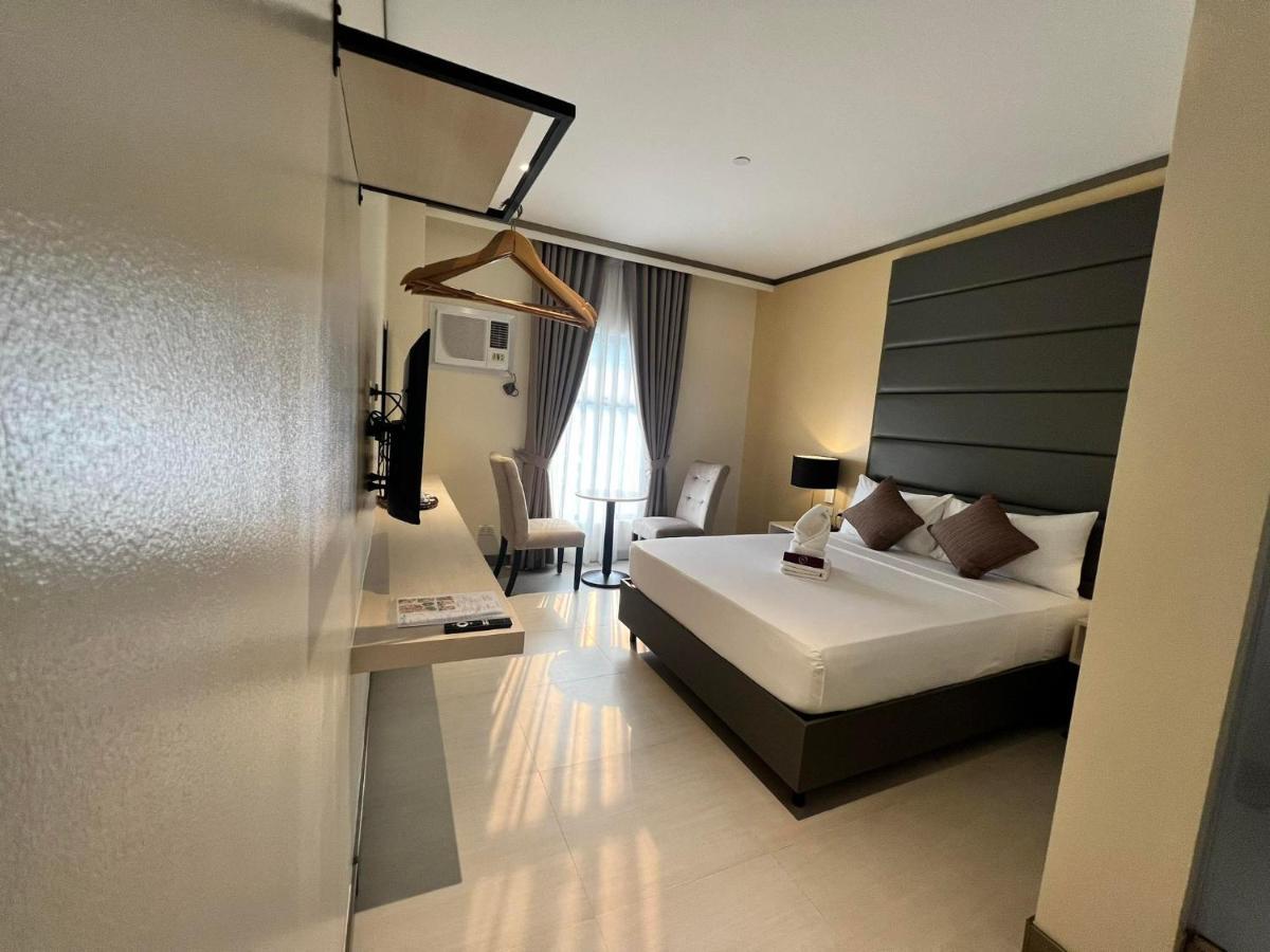 Yes Hotel Imus Cavite Kültér fotó
