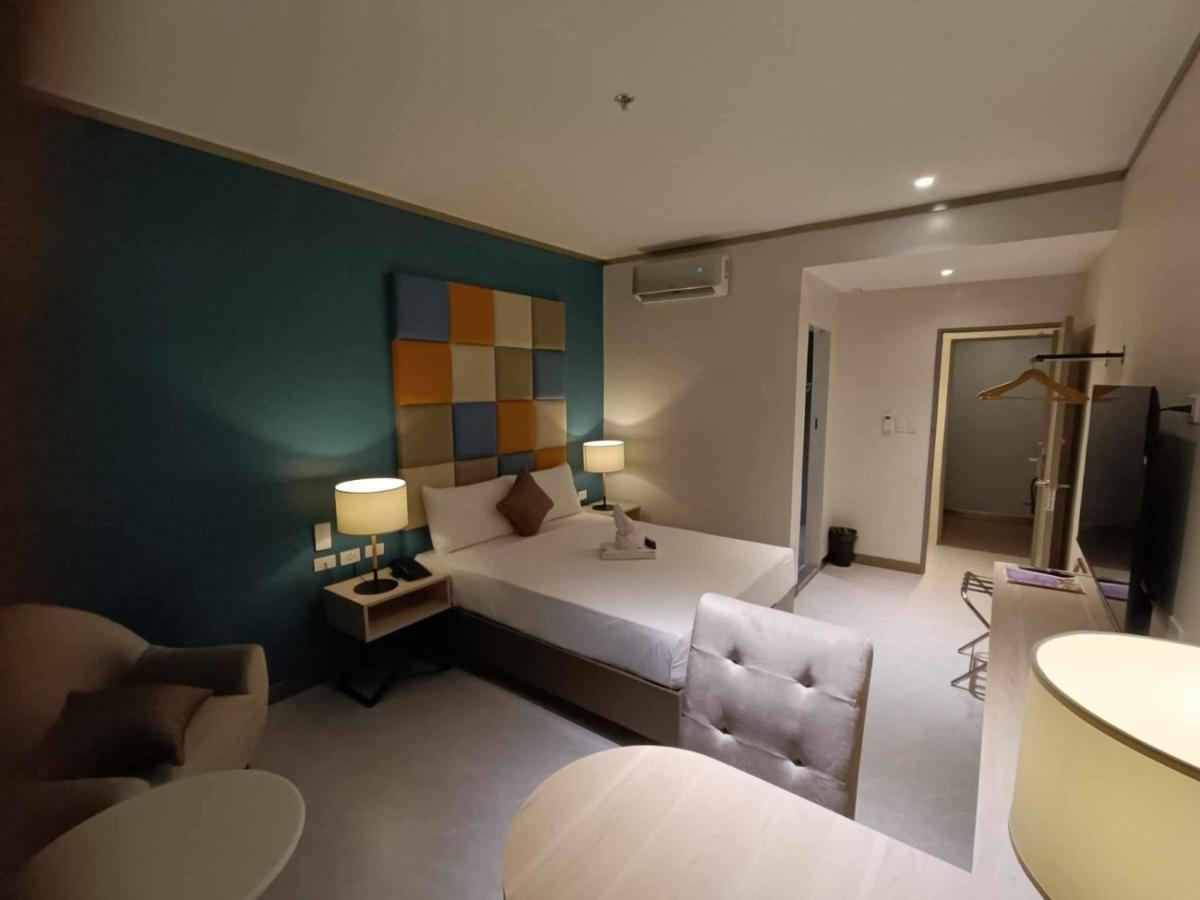 Yes Hotel Imus Cavite Kültér fotó