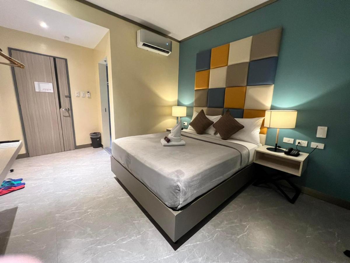 Yes Hotel Imus Cavite Kültér fotó